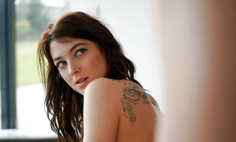 Amazing women Alexis Crystal and Tera Link in hot threesome action 