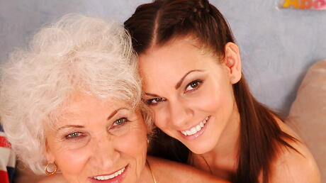 Sylphlike women Effie, Norma, Hadjara and Mira Shine enjoying hot lesbian groupsex 