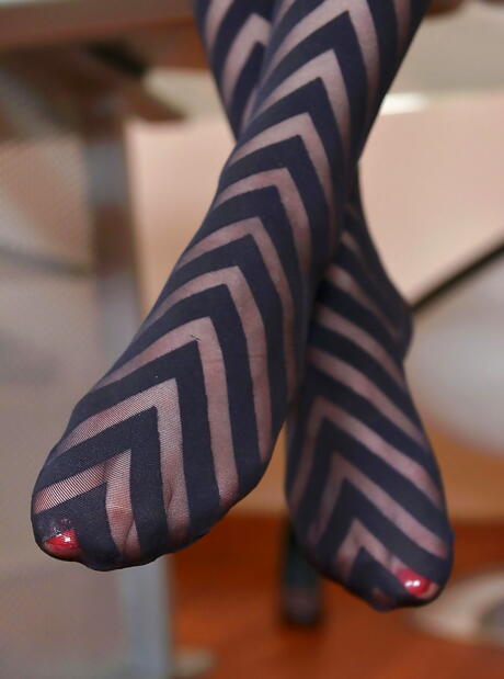 Curious hungarian cutie Mira Sunset likes some hot foot fetish in office