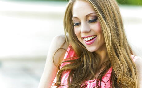 Inviting american porn star Shawna Lenee show some foot fetish at pool